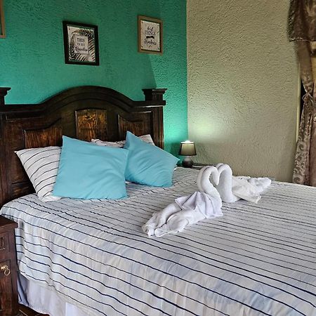 Rancho Fortaleza -Hotel & Spa- San Antonio Palopo ภายนอก รูปภาพ