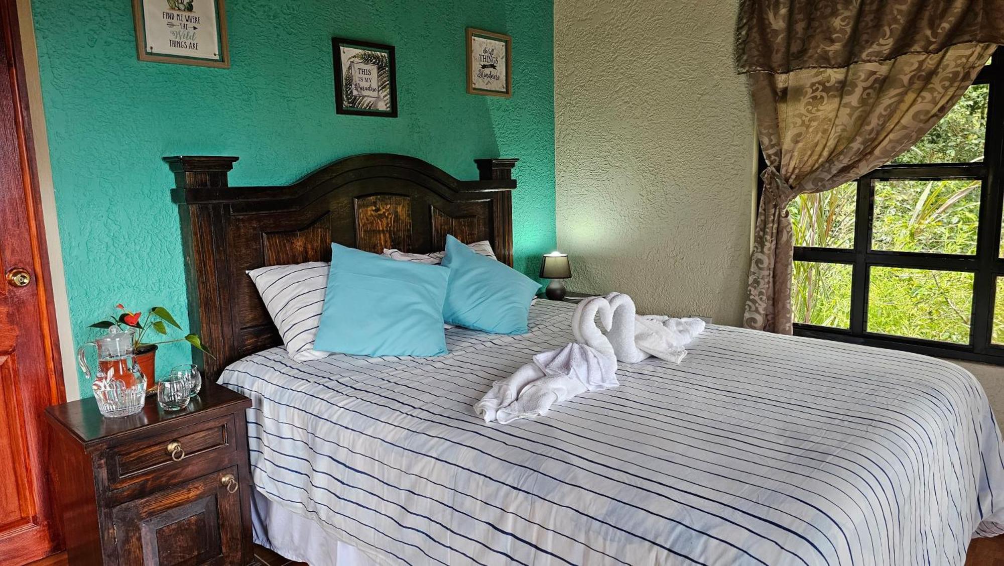 Rancho Fortaleza -Hotel & Spa- San Antonio Palopo ภายนอก รูปภาพ